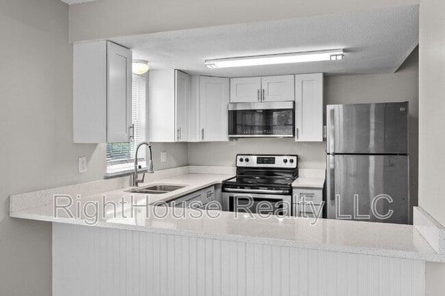 Building Photo - 4584 Kirkland Blvd