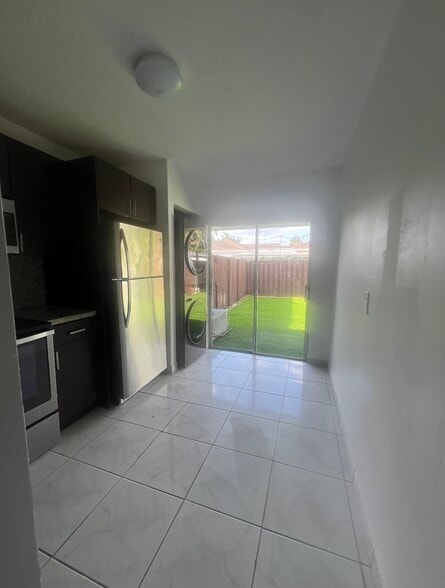 Building Photo - 14855 SW 83rd Ln