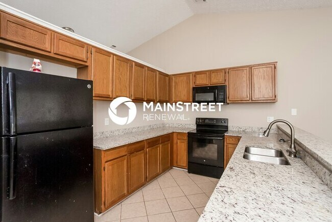 Building Photo - 3 Bedroom Pet-Friendly Home in Riverdale, GA with Main Street Renewal
