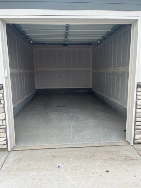Building Photo - 9570 Accord Ln