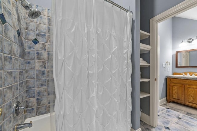 Building Photo - 450 Cox Rd