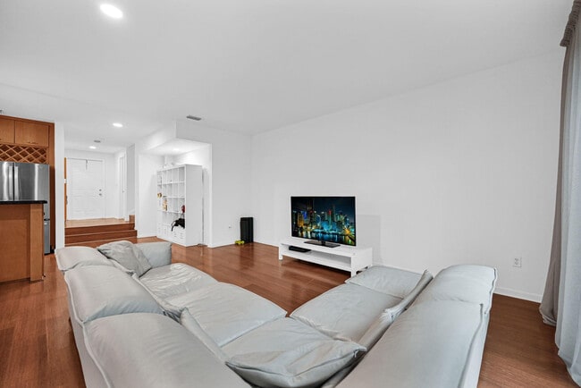 Building Photo - 21385 Marina Cove Cir