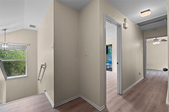 Building Photo - 2310 Sweet Clover Dr