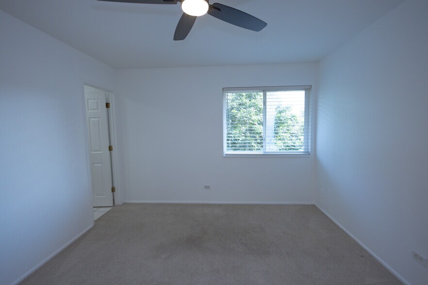 Building Photo - 930 Beau Dr