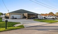 Building Photo - 141 NE Naranja Ave