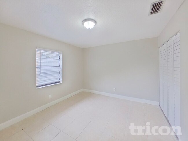 Building Photo - 1751 Shady Leaf Dr