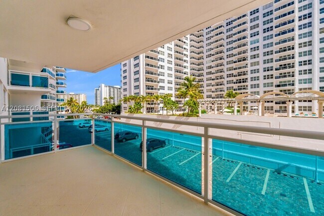 Building Photo - 3430 Galt Ocean Dr