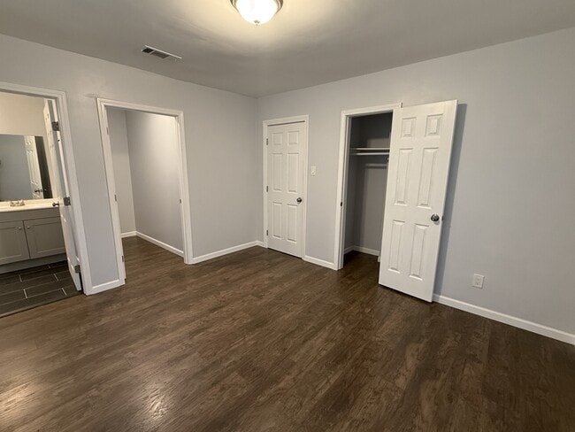 Building Photo - 1031 N Belvedere Blvd