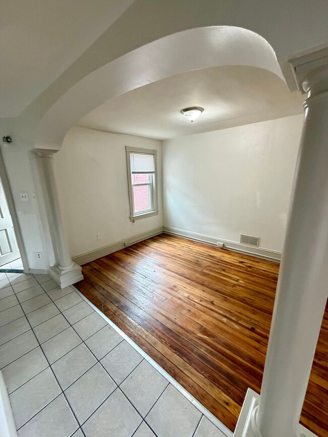 Building Photo - 678 Columbia Ave