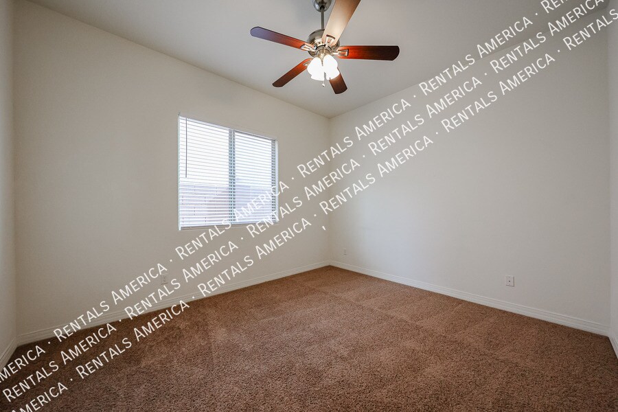 Building Photo - 1133 E Buckingham Ave