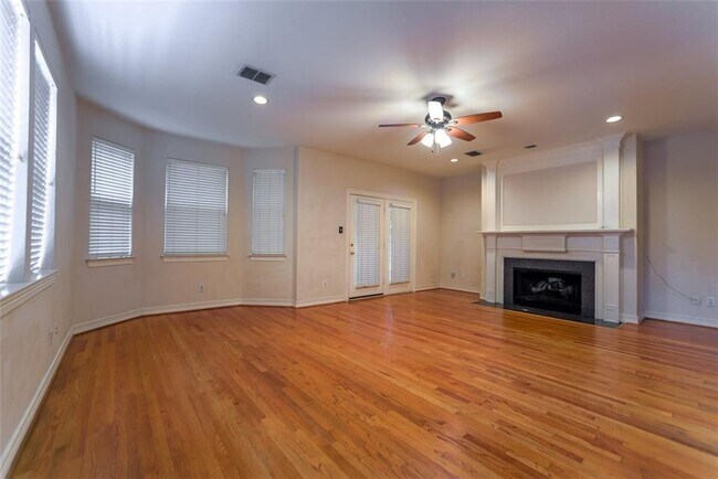 Building Photo - 2623 Colby St