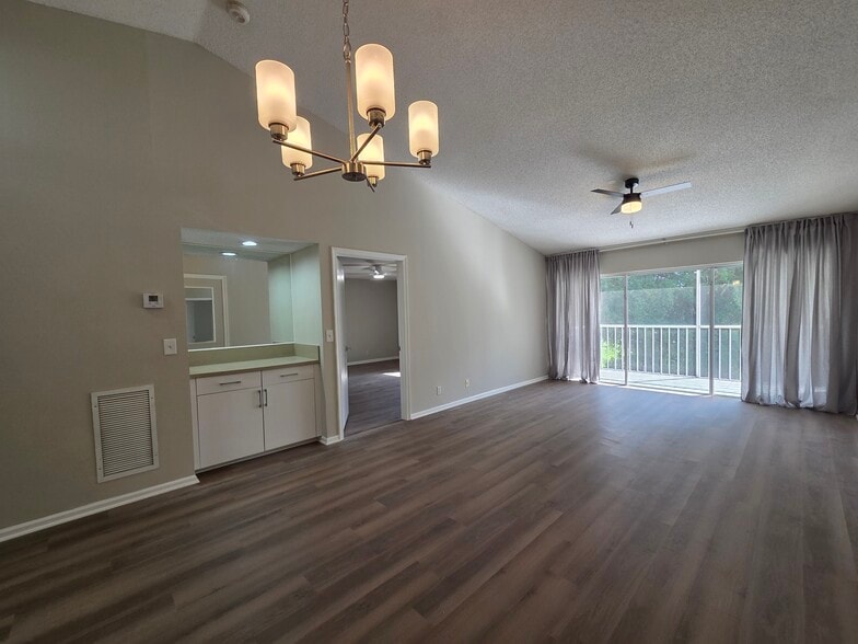 Building Photo - 330 NW 67th St