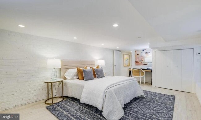 Building Photo - 3021 Dumbarton St NW