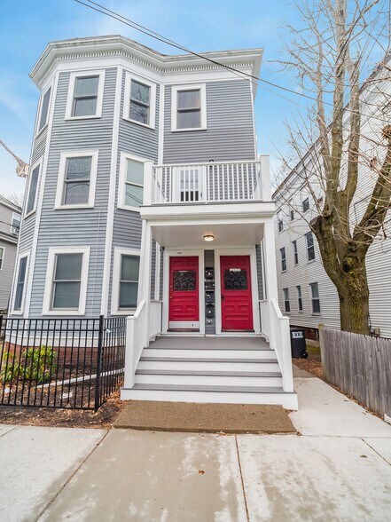 Building Photo - 318 Beacon St