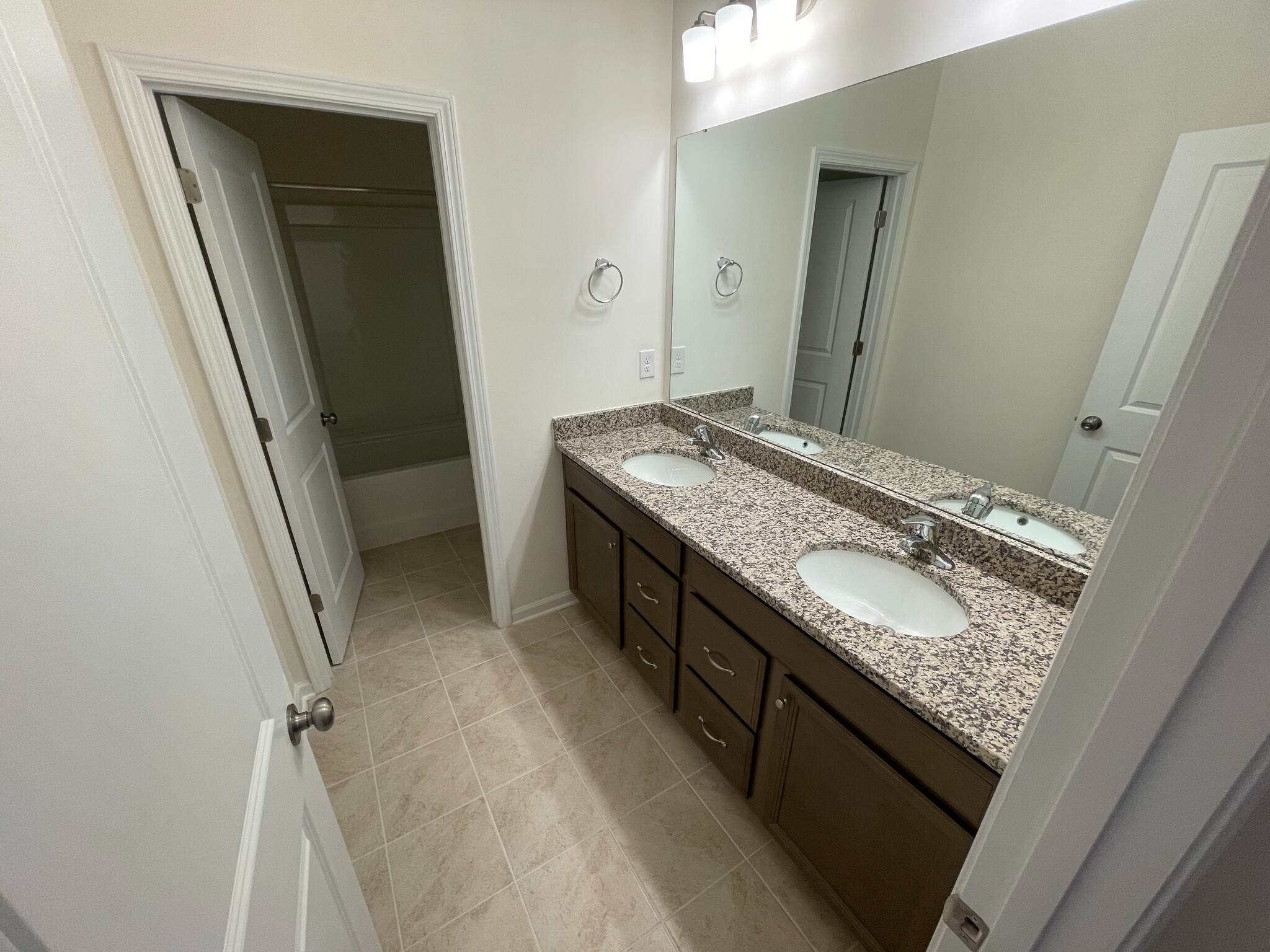 Building Photo - Room in Townhome on Rivulet Wy