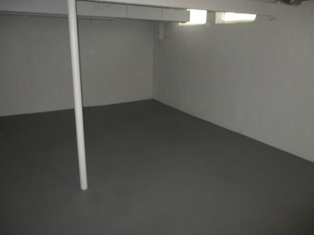 Building Photo - 41094 Southwind Dr