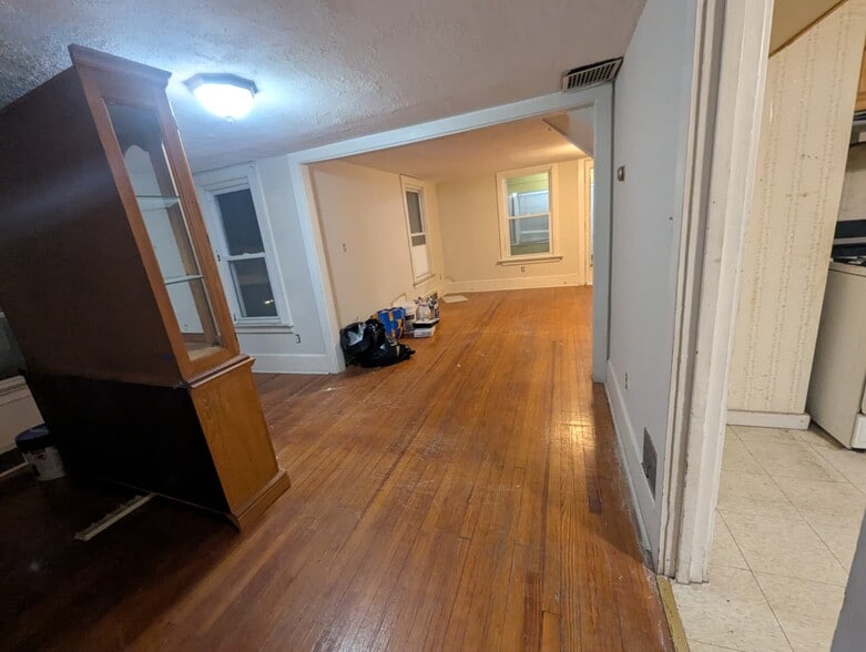 Building Photo - 115 Morris Ave