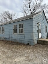 Building Photo - 4164/4166 Menlo Dr, Wichita