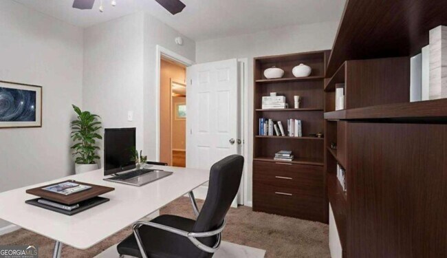 Building Photo - 3409 Hyland Dr