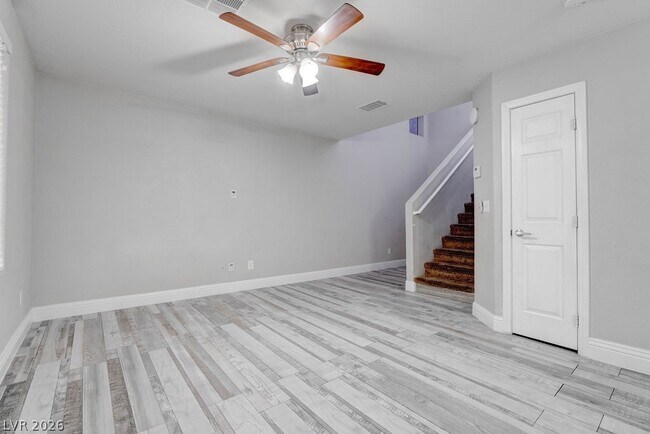 Building Photo - 6469 Abbey Door Ct