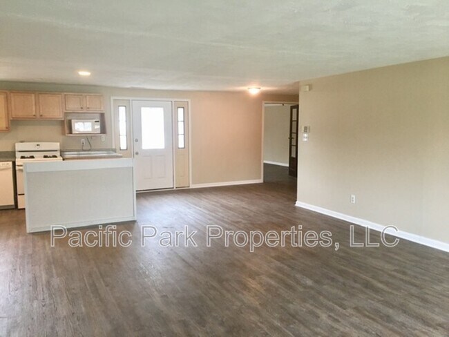 Building Photo - 9403 Shenandoah Dr