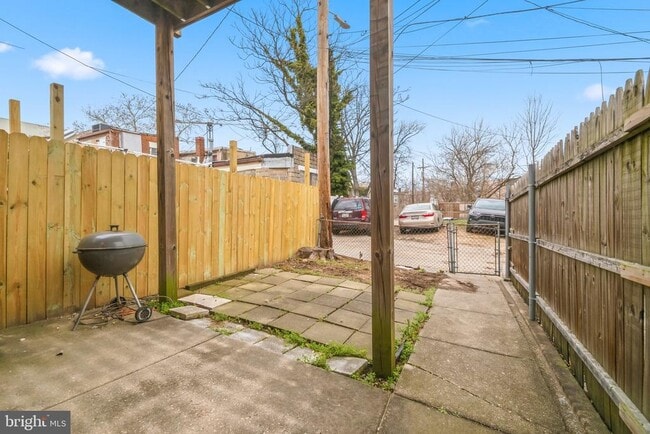 Building Photo - 2040 Orleans St