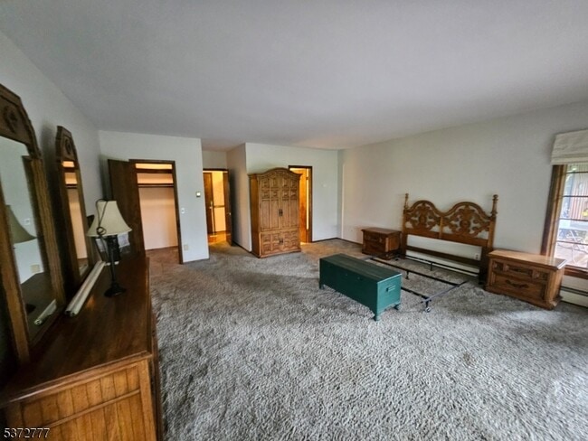 Building Photo - 242 Clove Rd