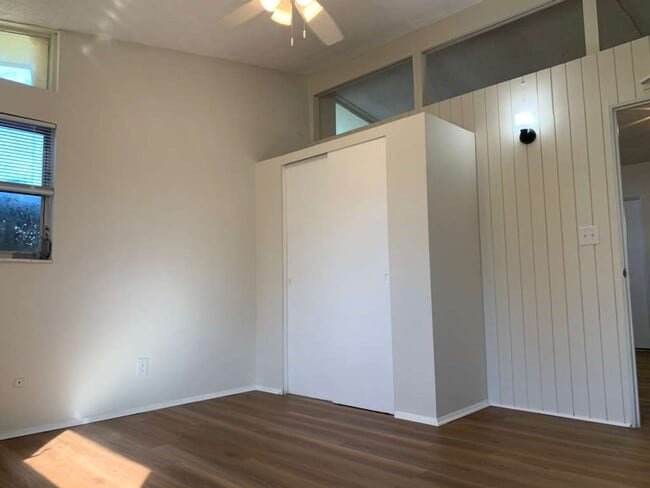 Building Photo - Light and Bright Two Bedroom Duplex in Gulfport