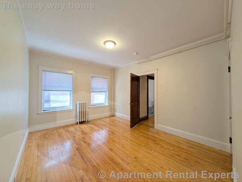 Building Photo - 5 Linnaean St