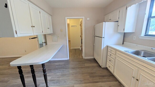 Building Photo - 1025 Revere Dr