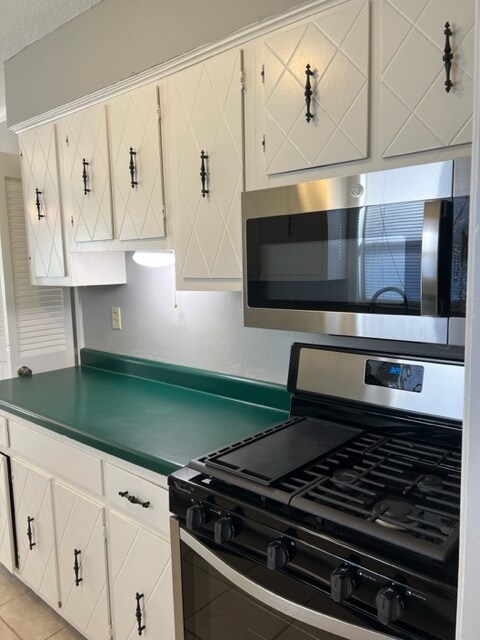 Building Photo - 8271 Farmington Dr E