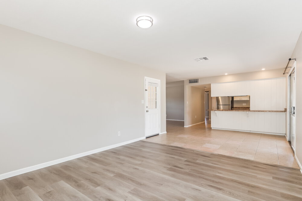 Building Photo - 3039 S Kenneth Pl