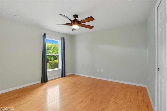 Building Photo - 2427 Woodbourne Pl