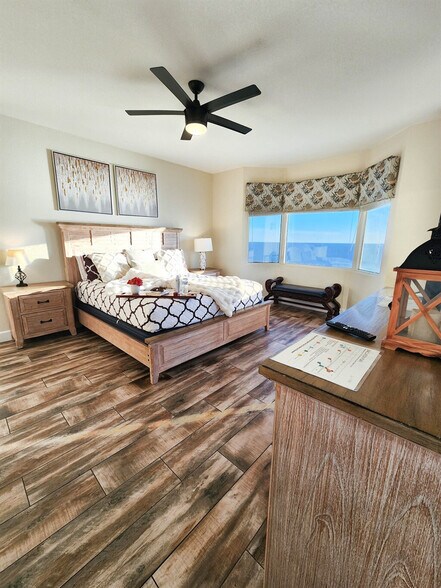 Building Photo - 16819 Front Beach Rd