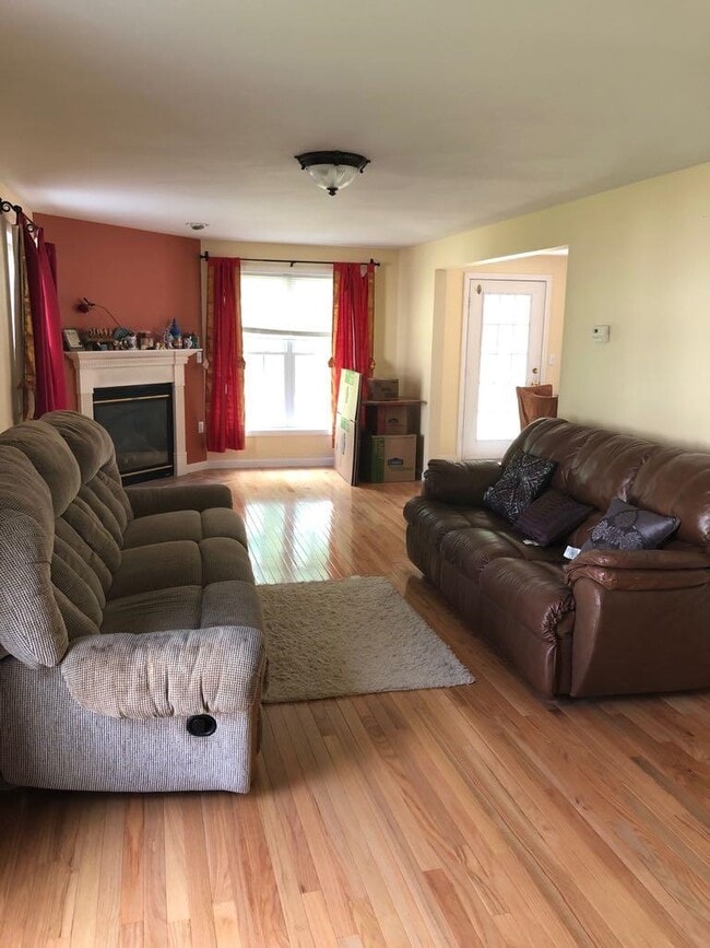 Building Photo - 122 Barbara Ln