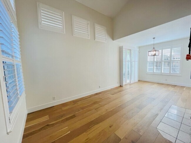 Building Photo - Move-in Ready 3BD/2.5BA, Two-Story Home in Stony Brook in Downtown Danville