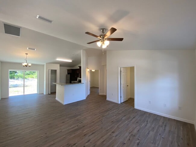 Building Photo - Custom Home - Desirable SW Ocala neighborhood 3/2/2 ** Wont Last**