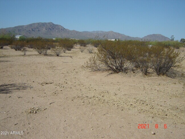 Building Photo - 51504 W Donald Dr