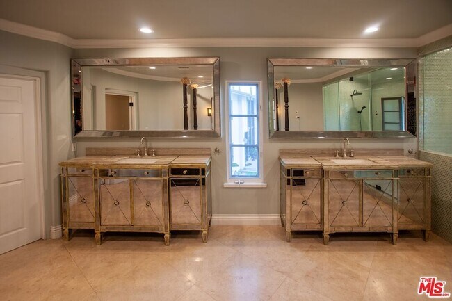 Building Photo - 3501 Caribeth Dr