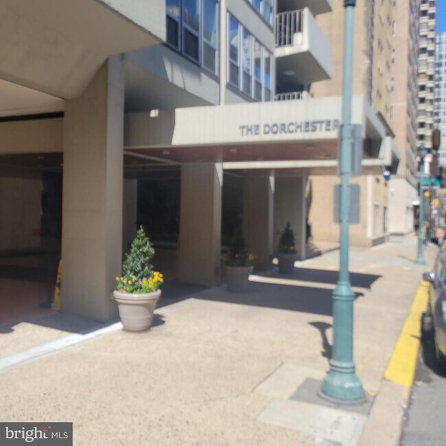 Building Photo - 224 W Rittenhouse Square