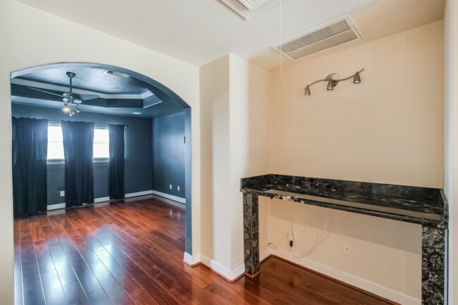 Building Photo - 25923 Celtic Terrace Dr