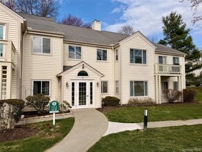 Building Photo - 15 Bayberry Dr