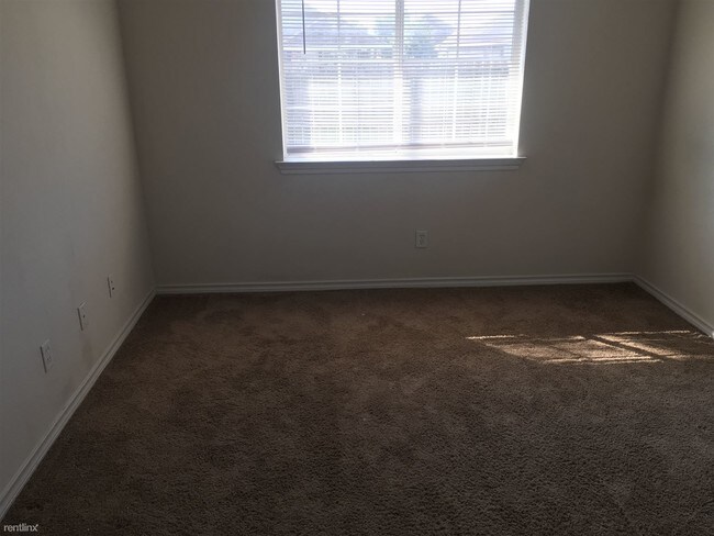 Building Photo - 3705 Oldenburg Ln