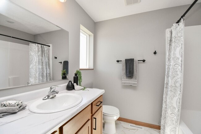 Building Photo - 3900 S Caballo Ct