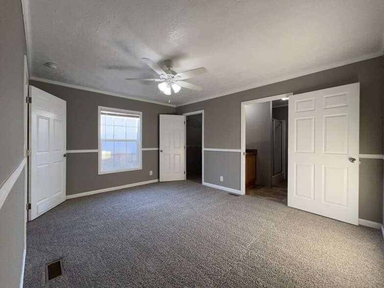 Building Photo - 237 Field Pine Dr