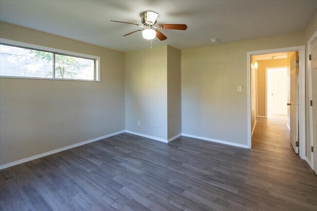 Building Photo - 5851 Southtown St