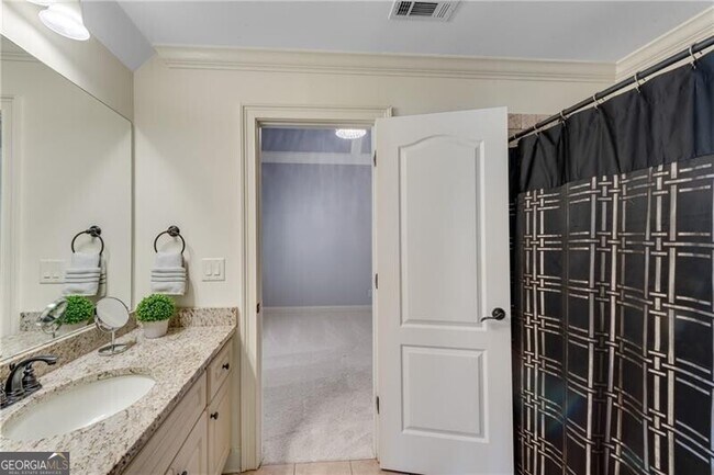 Building Photo - 5861 Yoshino Cherry Ln NE