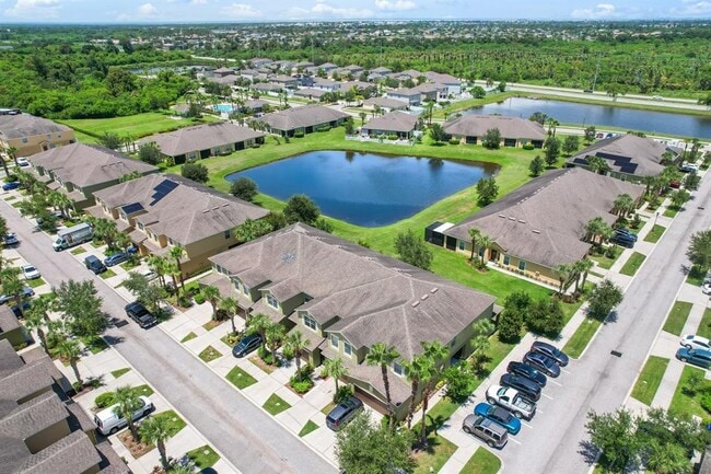 Building Photo - 2044 Hawks View Dr