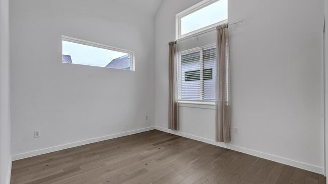 Building Photo - Prime Location Condo in the Heart of San Antonio!