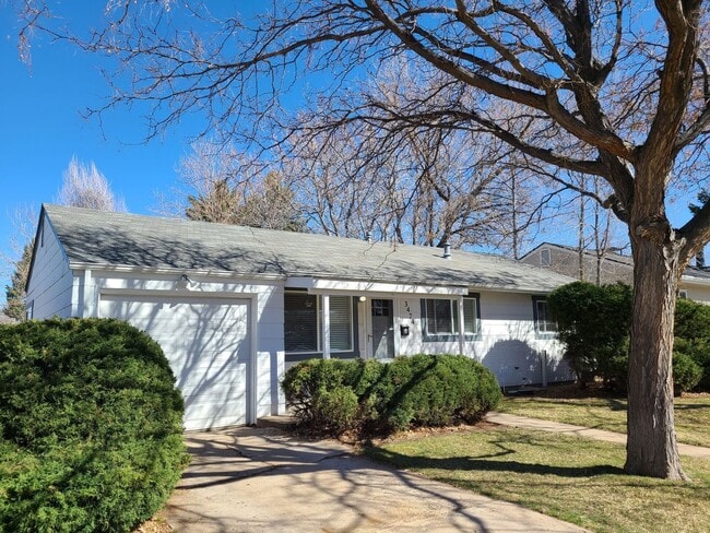 Building Photo - Charming 3BR House in University Hills